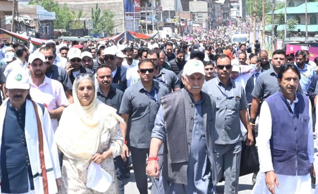 Lieutenant Governor Joins Padyatra at Anantnag as Part of Drug-Free J&K Campaign