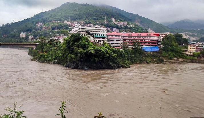 3 Himachal Pradesh districts on red alert for heavy rain, 260 roads closed amid monsoon havoc