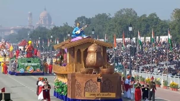 Crafts, music of J-K display cultural richness at Republic Day parade