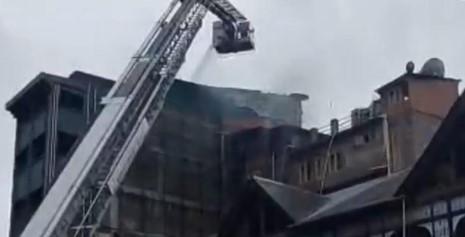 JK: Fire breaks out in commercial building near Lal Chowk, 19 gas cylinders recovered