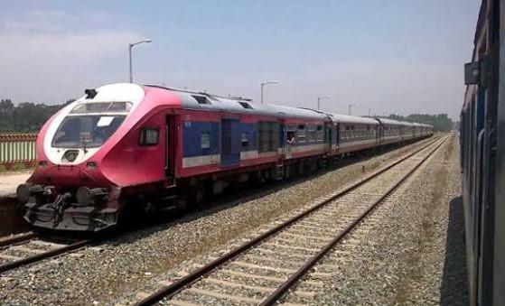 Railways Raises Maximum Train Speed On Banihal-Qazigund Section to 100 Kmph