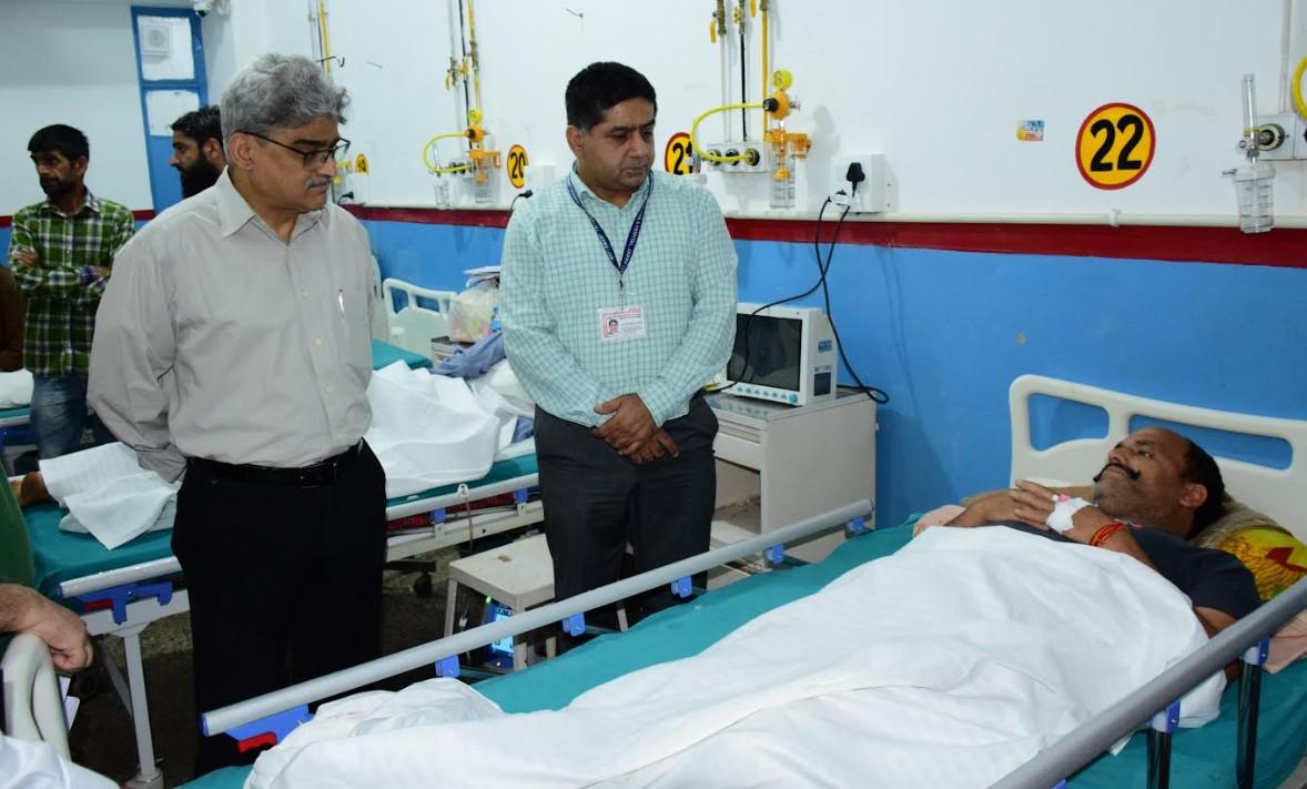 Dulloo visits GMC Jmu to assess health of cross-border shelling victims
