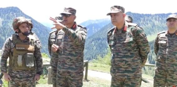 J&K: Northern Army Commander reviews anti-infiltration grid along LoC