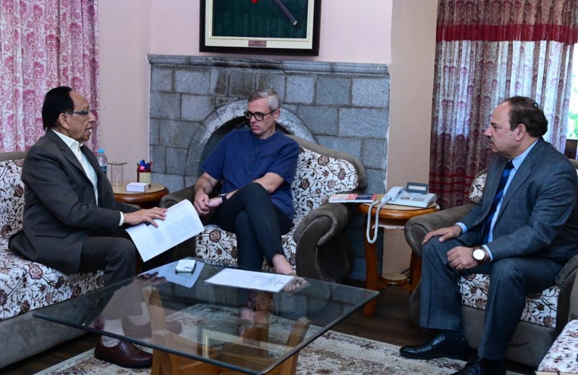 Earth scientist Prof. Gupta calls on CM Omar Abdullah; discusses earthquake resilience, disaster preparedness in J&K
