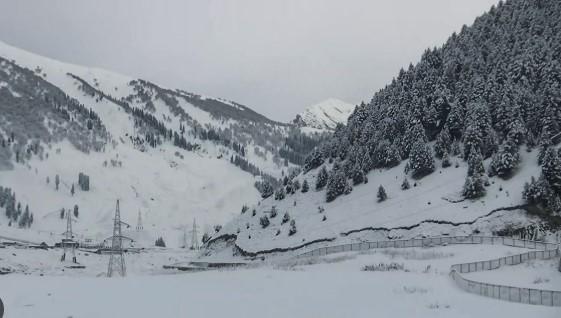 Kashmir sees clear skies, dip in night temperatures; Gulmarg coldest at minus 7 deg C