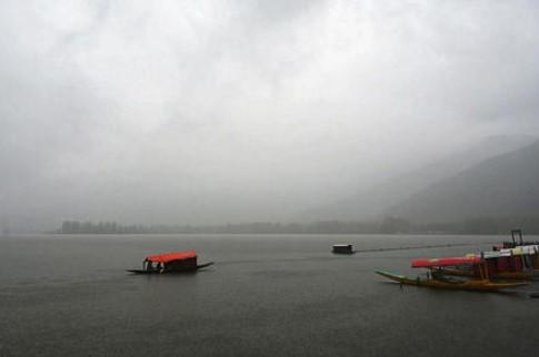 Heavy showers may lead to flash floods, landslides in parts of Kashmir: Met