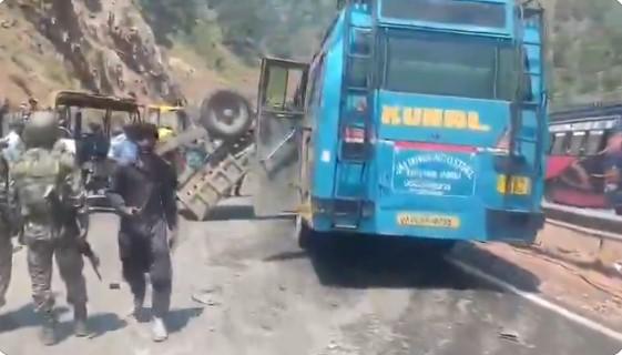 Two BSF Personnel Injured In Multi-Vehicle Crash on Jammu-Srinagar NH-44