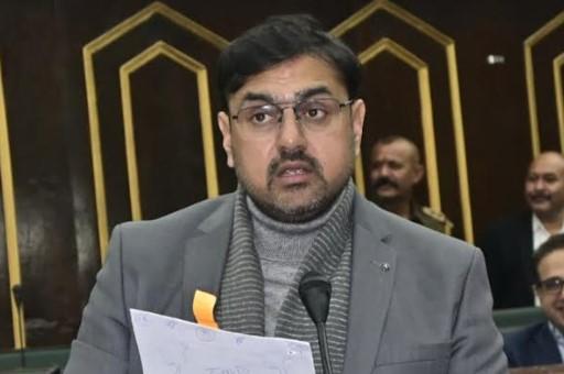 E- Bus service operates within SMR limits: Satish Sharma