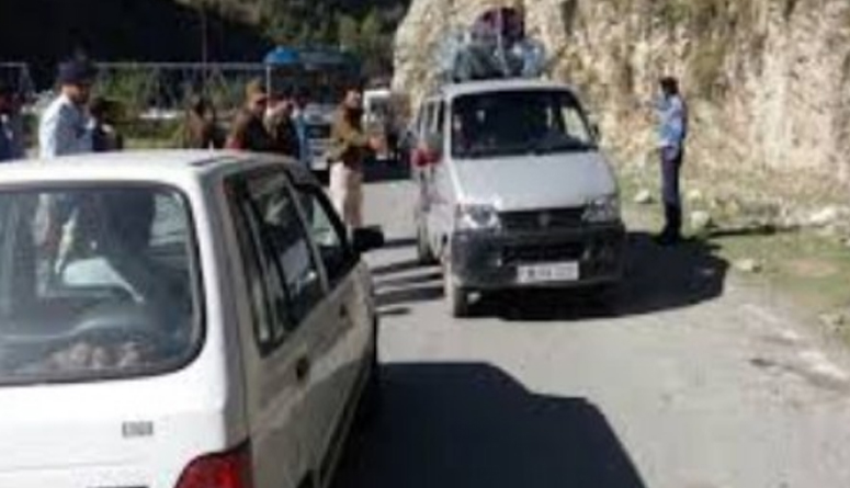 One-way traffic restored on Mughal road; Leh, Kashmir highways open