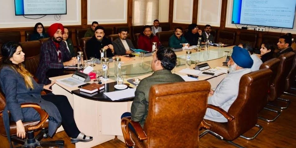 Yasha Mudgal reviews working of Tourism Department, TDAs of Jammu division