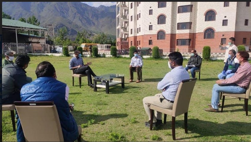 Srinagar administration cautions against falling into trap of fraudsters