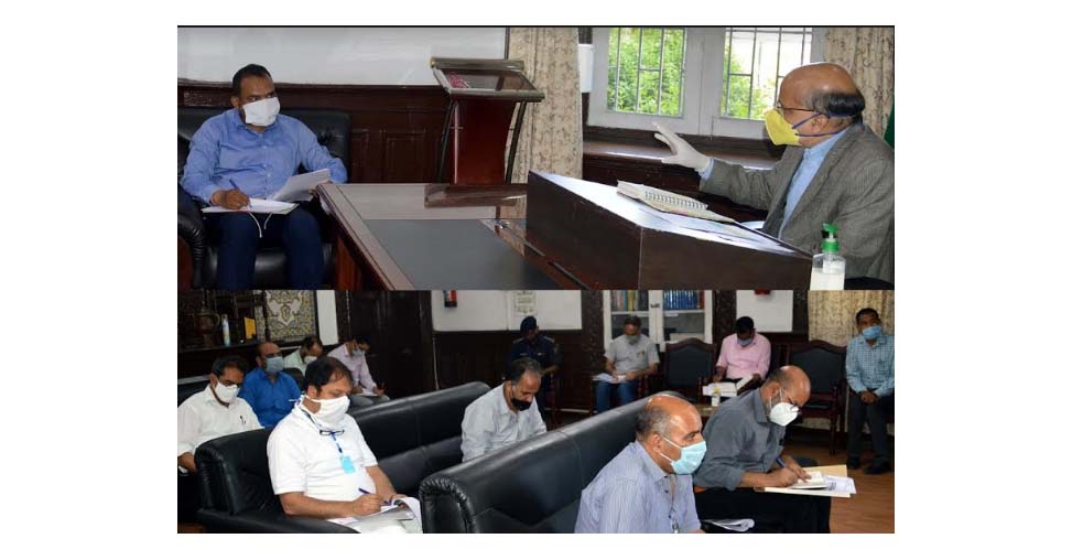 Chief Secretary reviews flood preparedness in Srinagar city