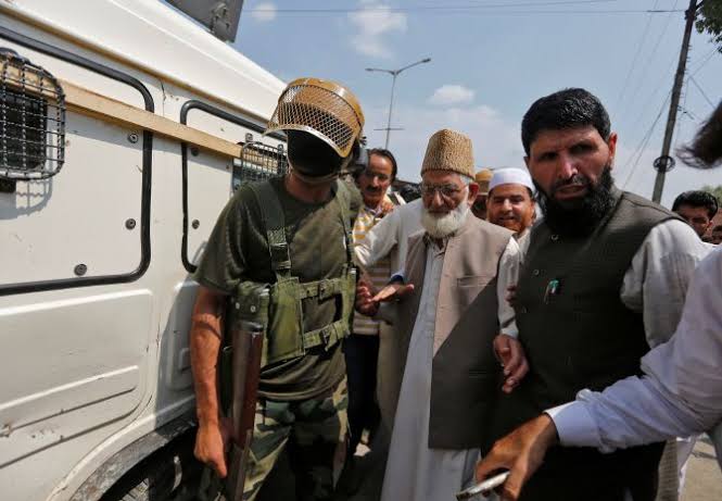 J&K High Court issues Notice to Government in PIL seeking withdrawl of security cover of Separatists 