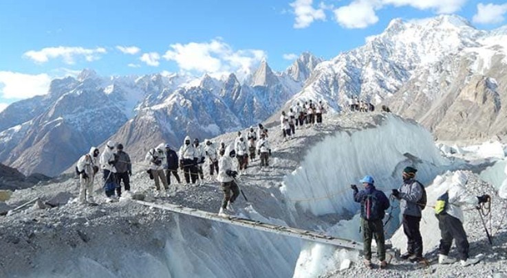 Massive operation continues to rescue missing soldier in Siachen      