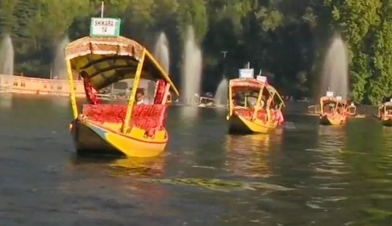 Indian Army Organises Annual 'Shikara Race' To Promote Tourism In Srinagar