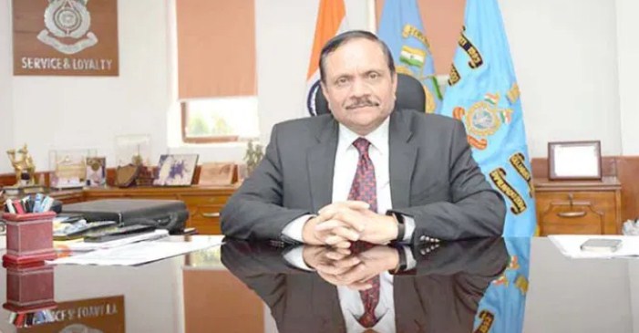Advisor Bhatnagar reviews post snowfall scenario in J&K