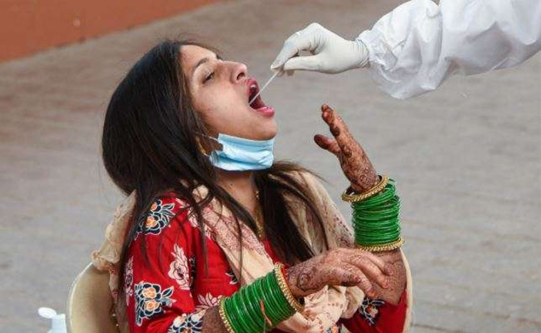Covid-19 active cases breach 4 lakh-mark as India reports 59,118 new infections