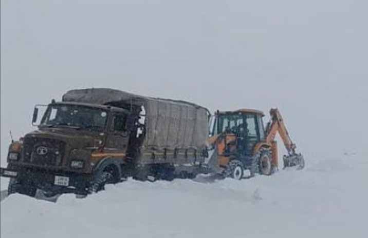 Four stranded ITBP vehicles rescued in snow-bound Ladakh