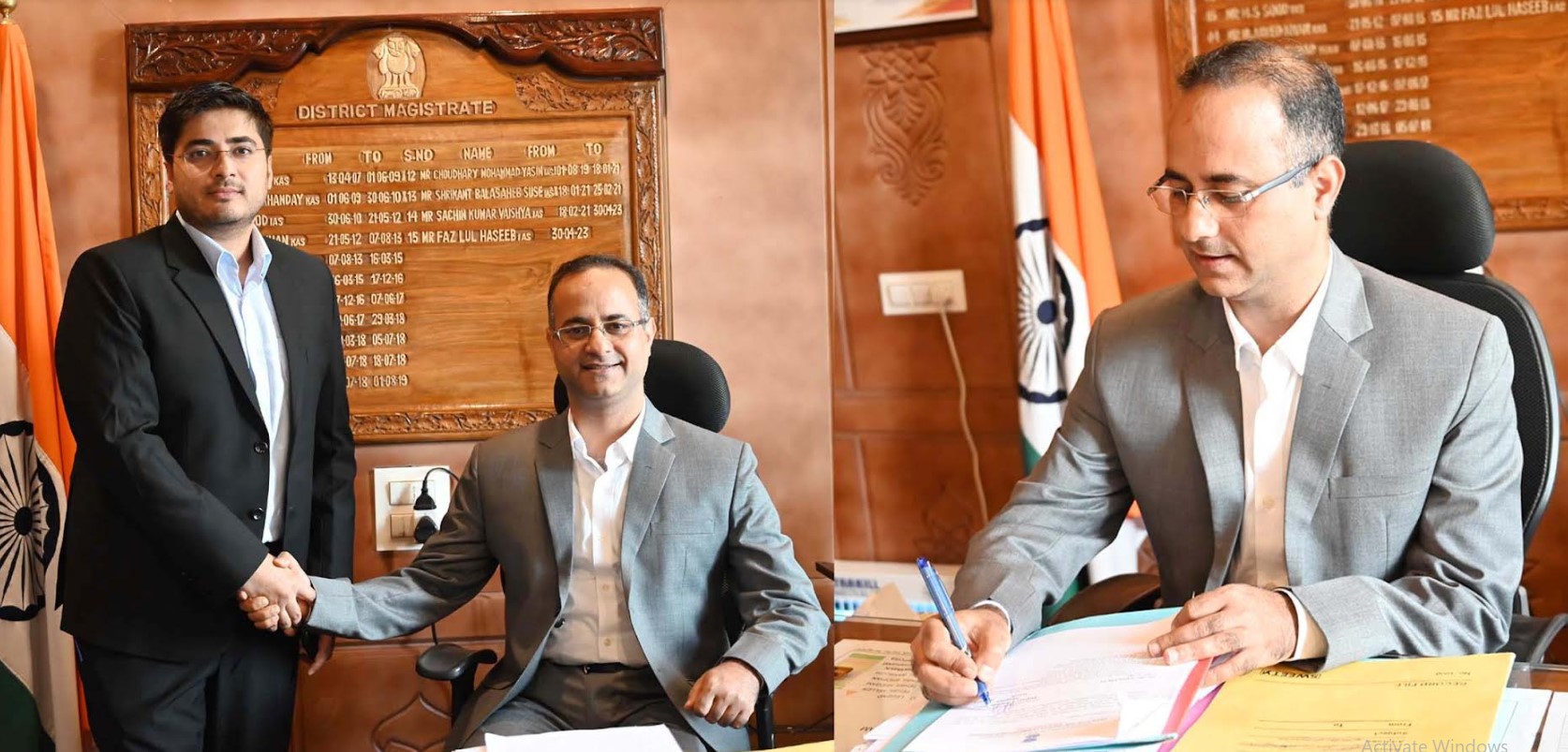 Mohammad Shahid Saleem assumes charge as Deputy Commissioner, Shopian