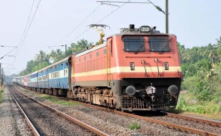 Only Aadhar authenticated users can book Tatkal tickets from July 1: Railway Ministry