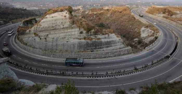 No traffic on Srinagar-Jammu national highway on Wednesday
