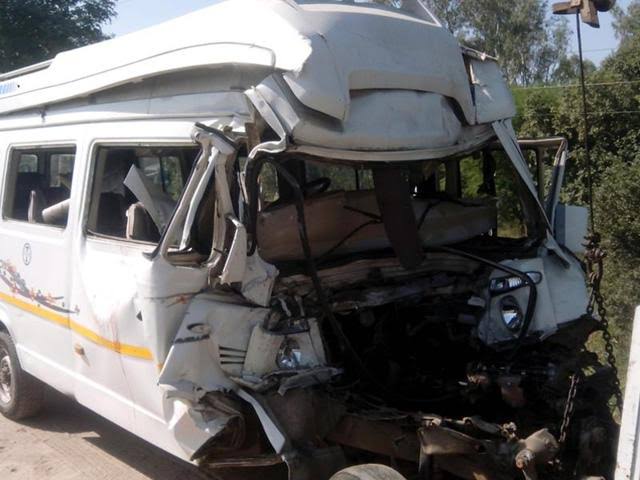 16 injured as Passenger vehicle hits Stranded Truck on National Highway