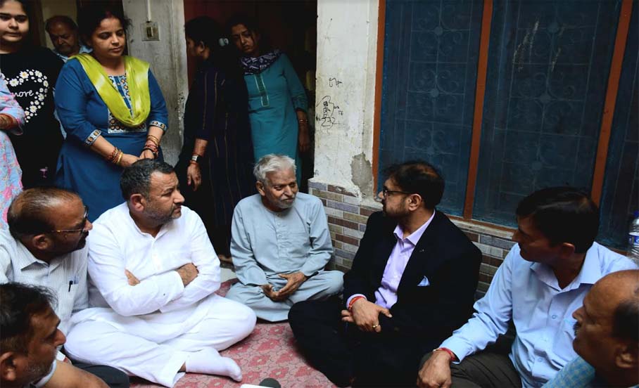 Satish Sharma visits Abrol's residence; consoles bereaved family, assures all support
