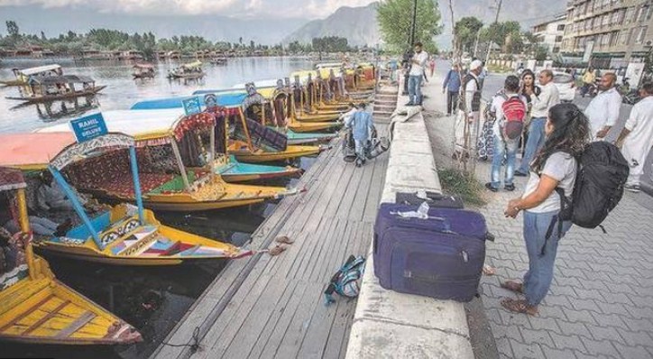 Tourism sector moving towards gradual revival in Kashmir: Nisar Wani