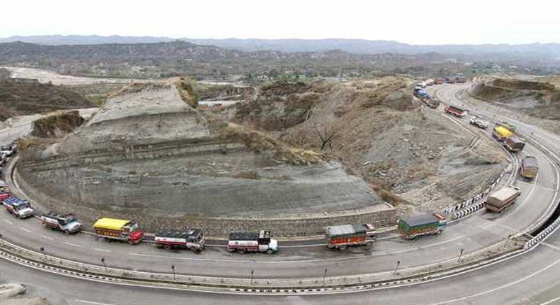 Traffic resumes on Srinagar-Leh national highway
