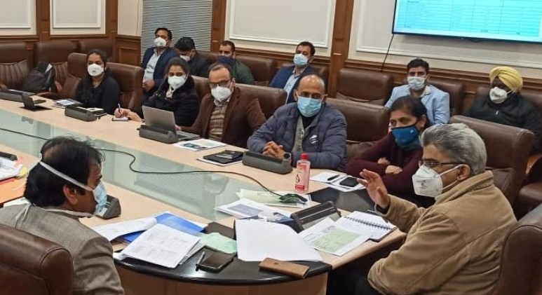 Atal Dullo reviews preparedness for Covid vaccination in J&K, handling of UK returnees