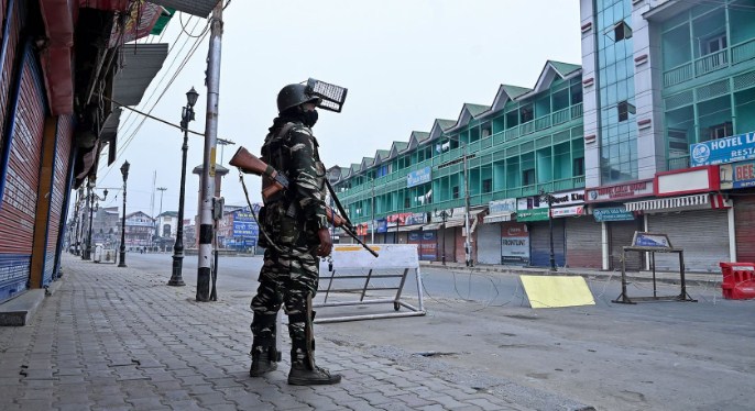 Restrictions tightened in Kashmir over COVID surge, Sehrai’s death