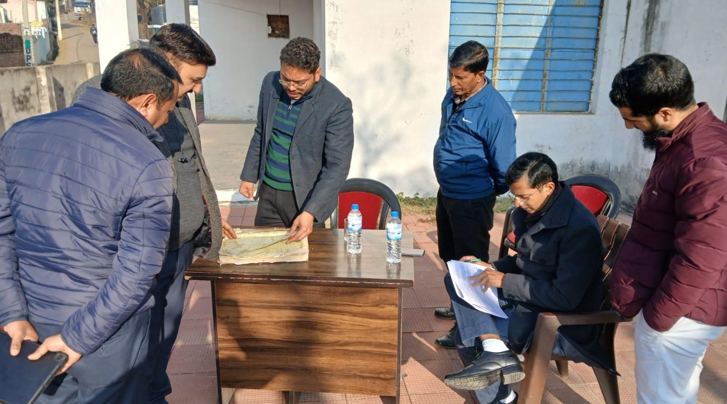 DC Jammu conducts surprise inspection of offices in Tehsil Bahu