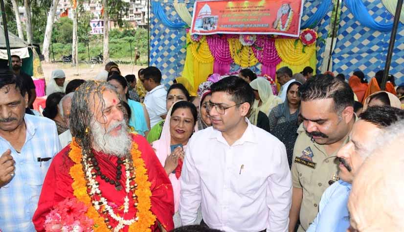 First Group of Pilgrims welcomed at Shri Budha Amarnath Yatra Station in Rajouri