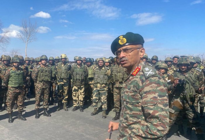 Army commander reviews preparedness of formations along LoC in Jammu