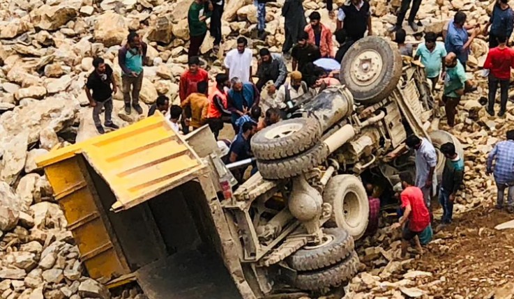 Driver killed as dumper rolls down into 400 feet gorge in J&K’s Banihal
