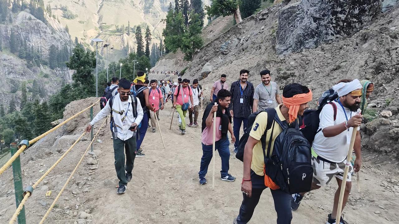 Amarnath Yatra 2025: On day-9, over 18,000 pilgrims perform darshan at Holy Cave; cumulative tally crosses 1.63 lakh
