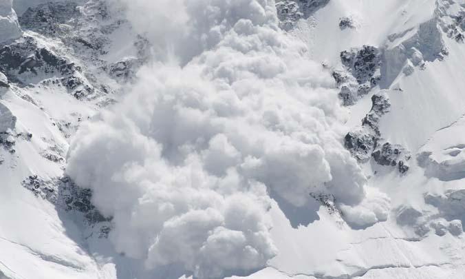 Rain, snow keep J&K in cold grip; avalanche alert issued