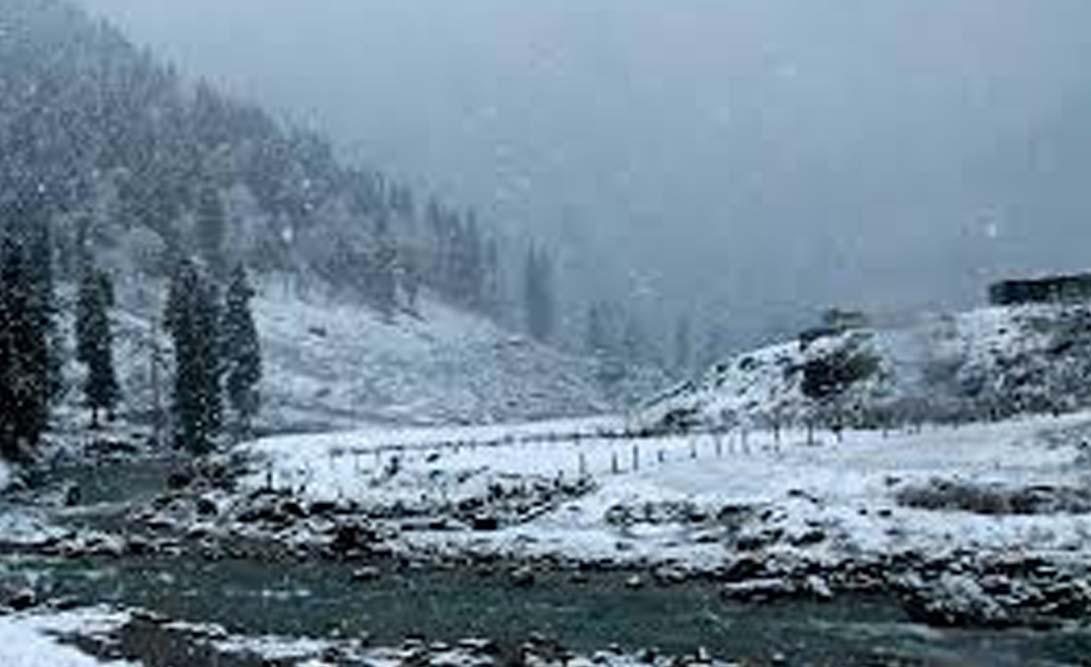 Light Snowfall in Higher Reaches, Rain Lashes Kashmir Plains