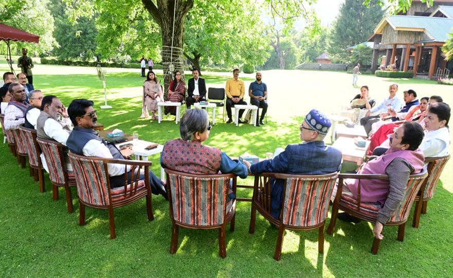 Parliamentary Standing Committee on External Affairs calls on CM Omar Abdullah in Srinagar