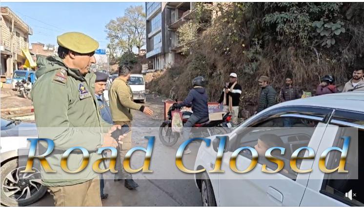 Snowfall Ki Vajha Sa Koatranka Road Hui Band.