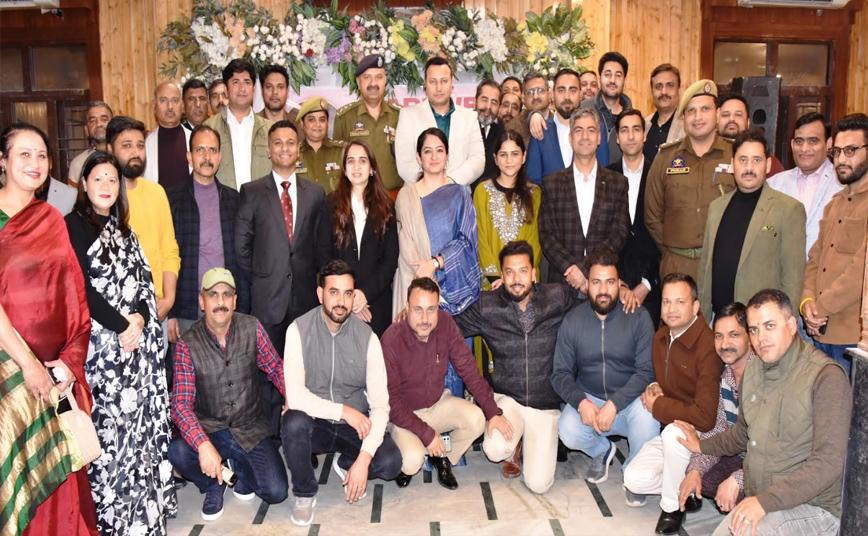 Udhampur administration accords warm farewell to outgoing DC