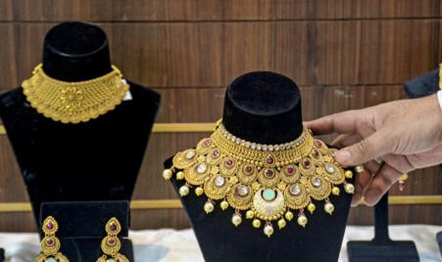 Gold futures rise to Rs 1.59 lakh/10g on weak dollar, US-Iran peace deal hopes