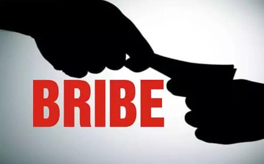 J&K ACB Nabs Patwari Red-Handed Taking Bribe in Samba