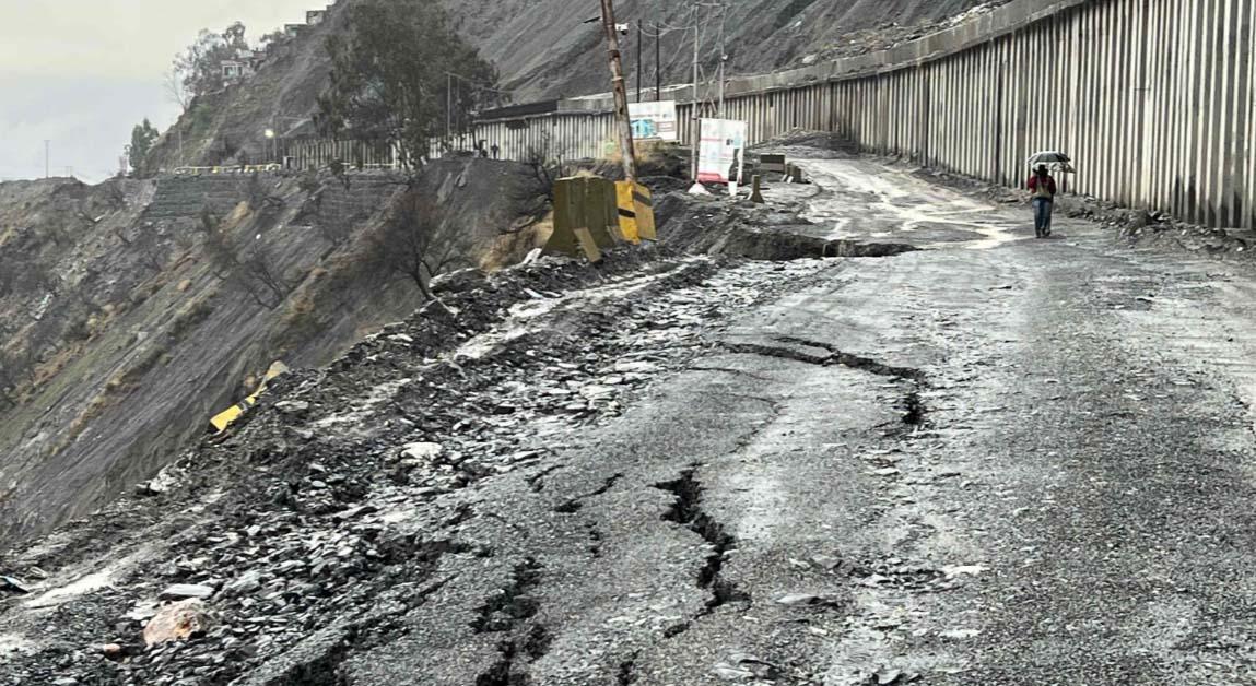 Jammu-Srinagar highway remains closed, restoration work underway