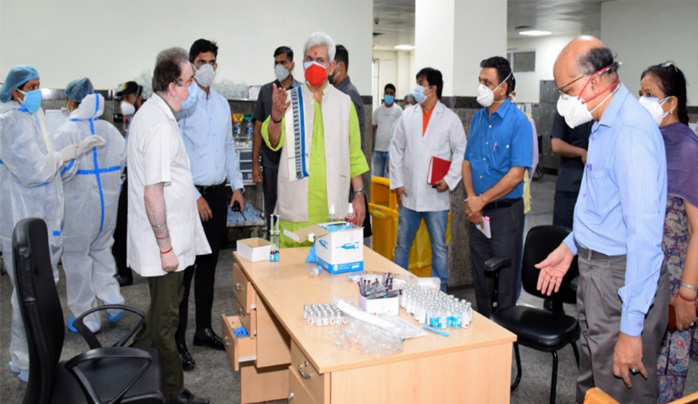 LG Manoj Sinha pays visit to CD & GMC hospital in Jammu
