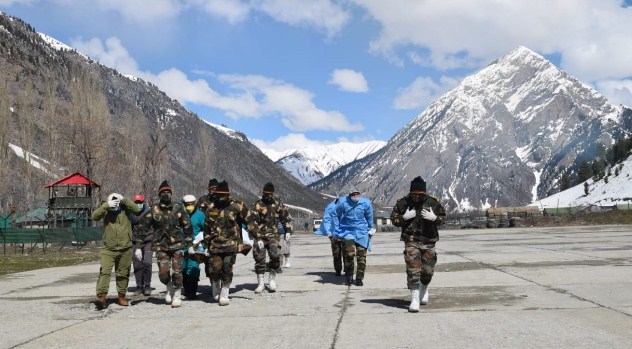 Army unit evacuates critically ill pregnant woman from snow-choked Gurez Valley in J-K