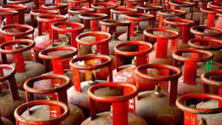 Oil marketing cos increase price of 19 kg commercial LPG cylinder by Rs 39