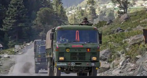 Northern Commander visits forward areas in Eastern Ladakh, reviews disengagement process