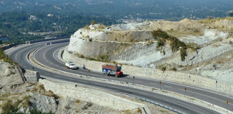 Landslides, shooting stones triggered by rain force closure of Jammu -Srinagar NH