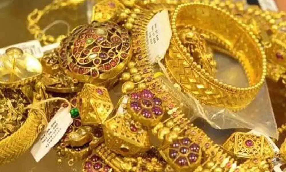 Gold climbs Rs 1080 to Rs 96800/10 gm, silver jumps Rs 1600